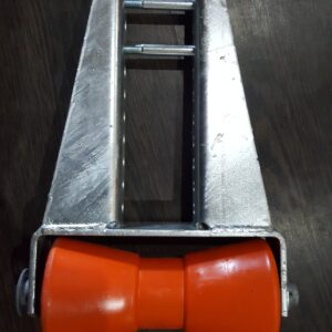 Centra rullis ar stiprinājumu